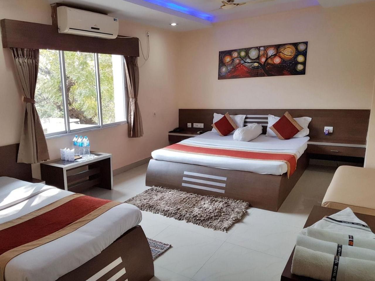Hotel Royal Bengal โบลปูร์ ภายนอก รูปภาพ