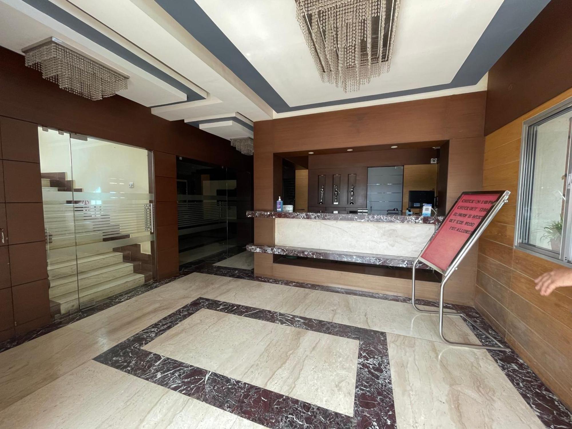 Hotel Royal Bengal โบลปูร์ ภายนอก รูปภาพ