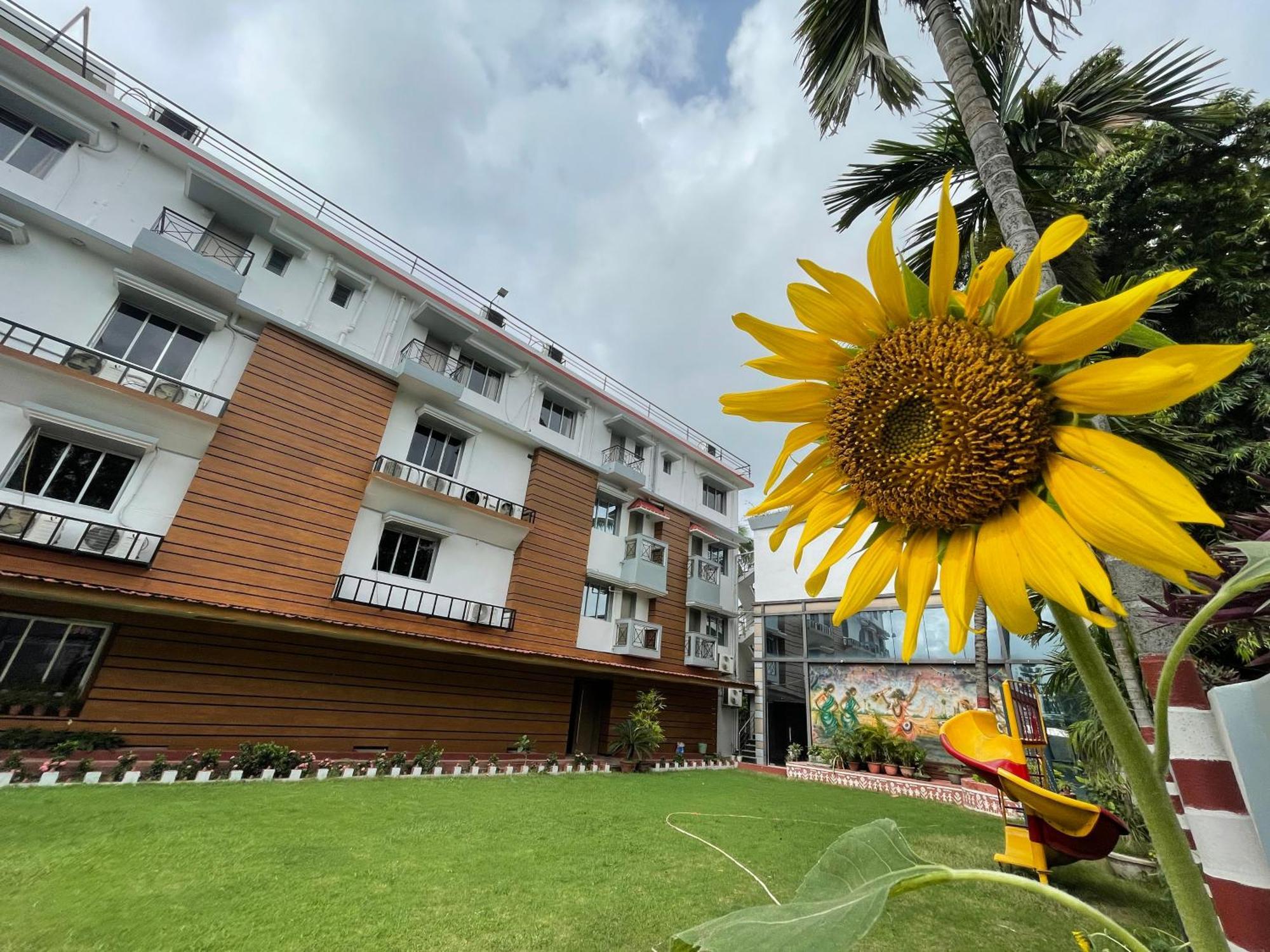 Hotel Royal Bengal โบลปูร์ ภายนอก รูปภาพ