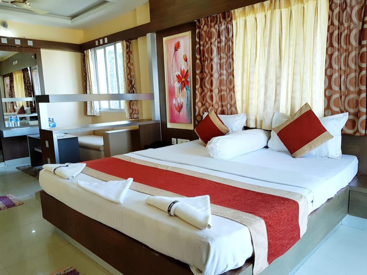 Hotel Royal Bengal โบลปูร์ ภายนอก รูปภาพ