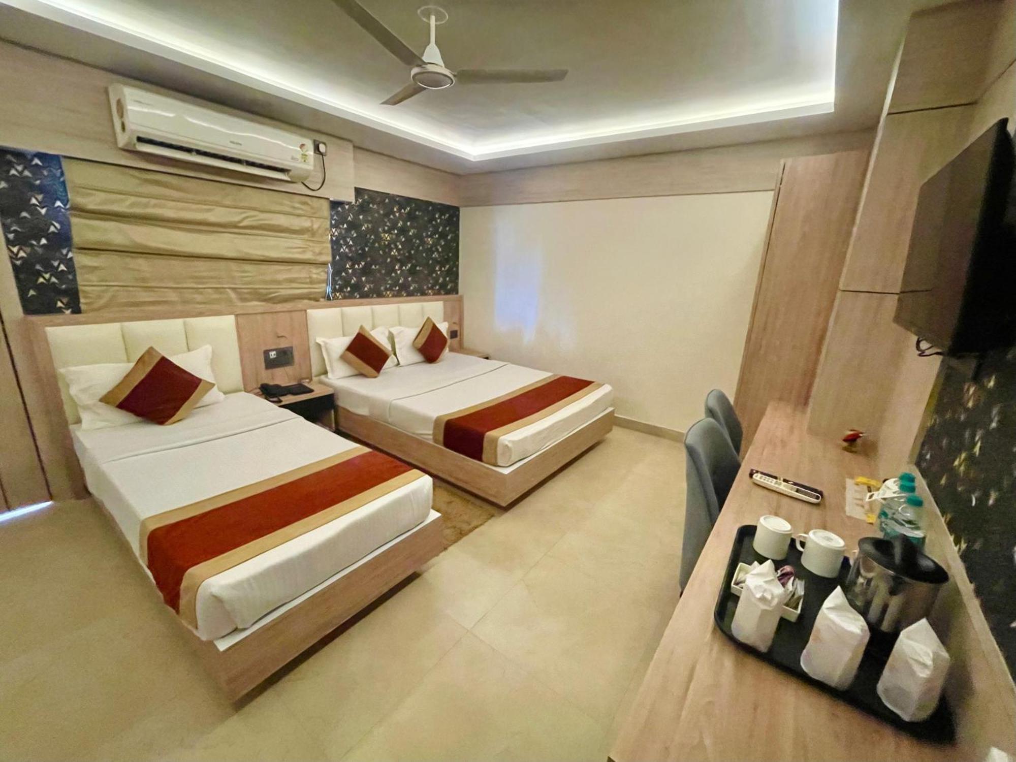 Hotel Royal Bengal โบลปูร์ ภายนอก รูปภาพ