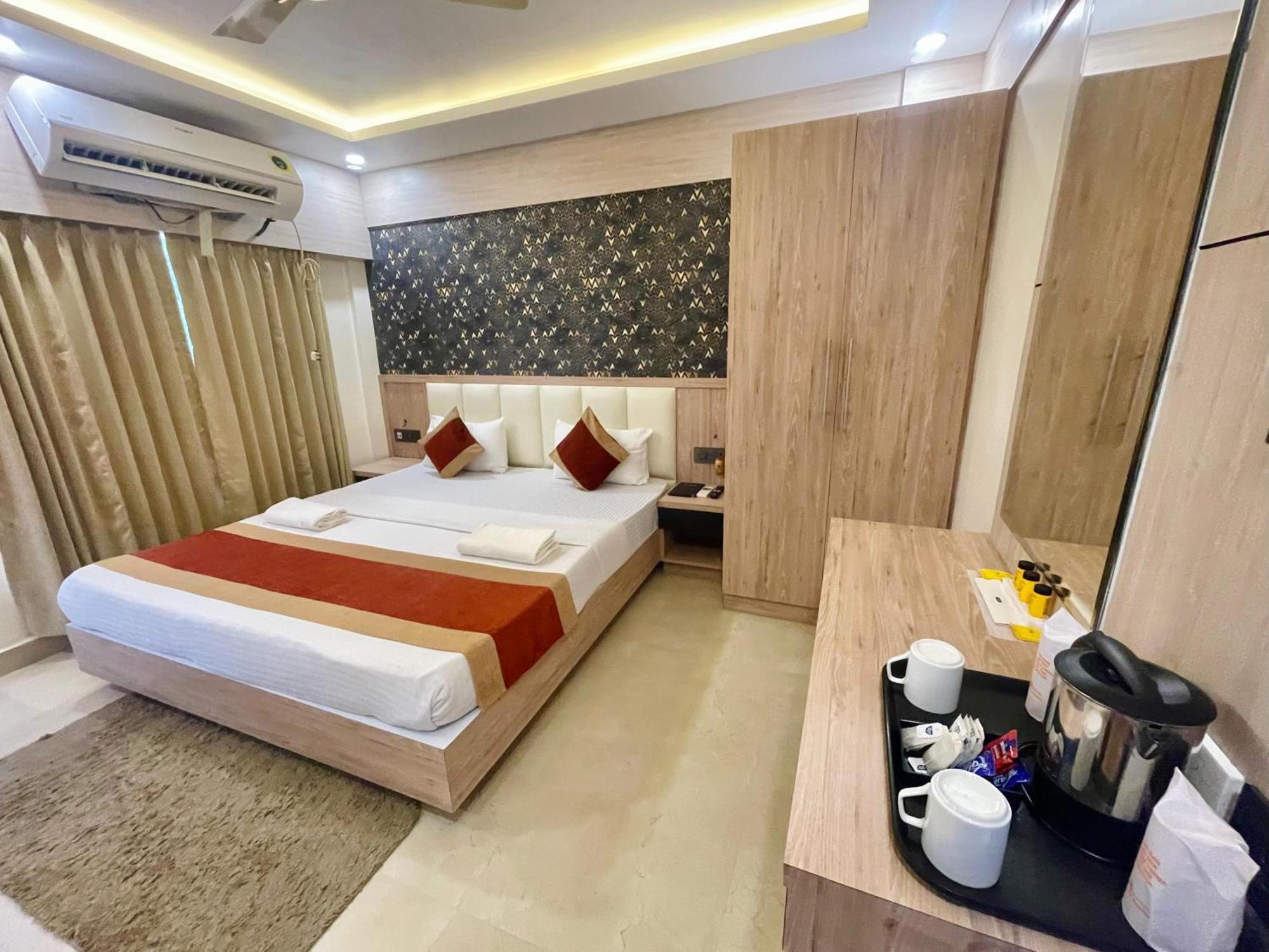 Hotel Royal Bengal โบลปูร์ ภายนอก รูปภาพ