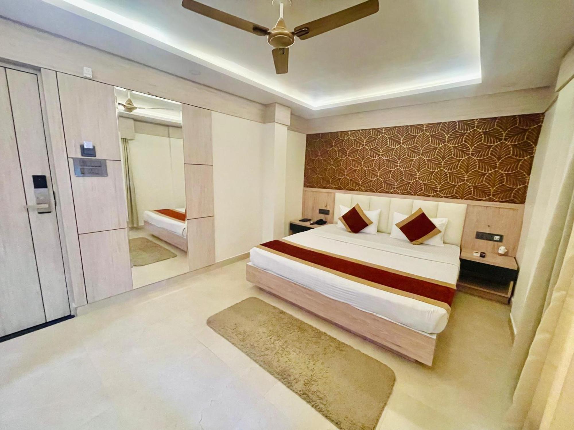 Hotel Royal Bengal โบลปูร์ ภายนอก รูปภาพ