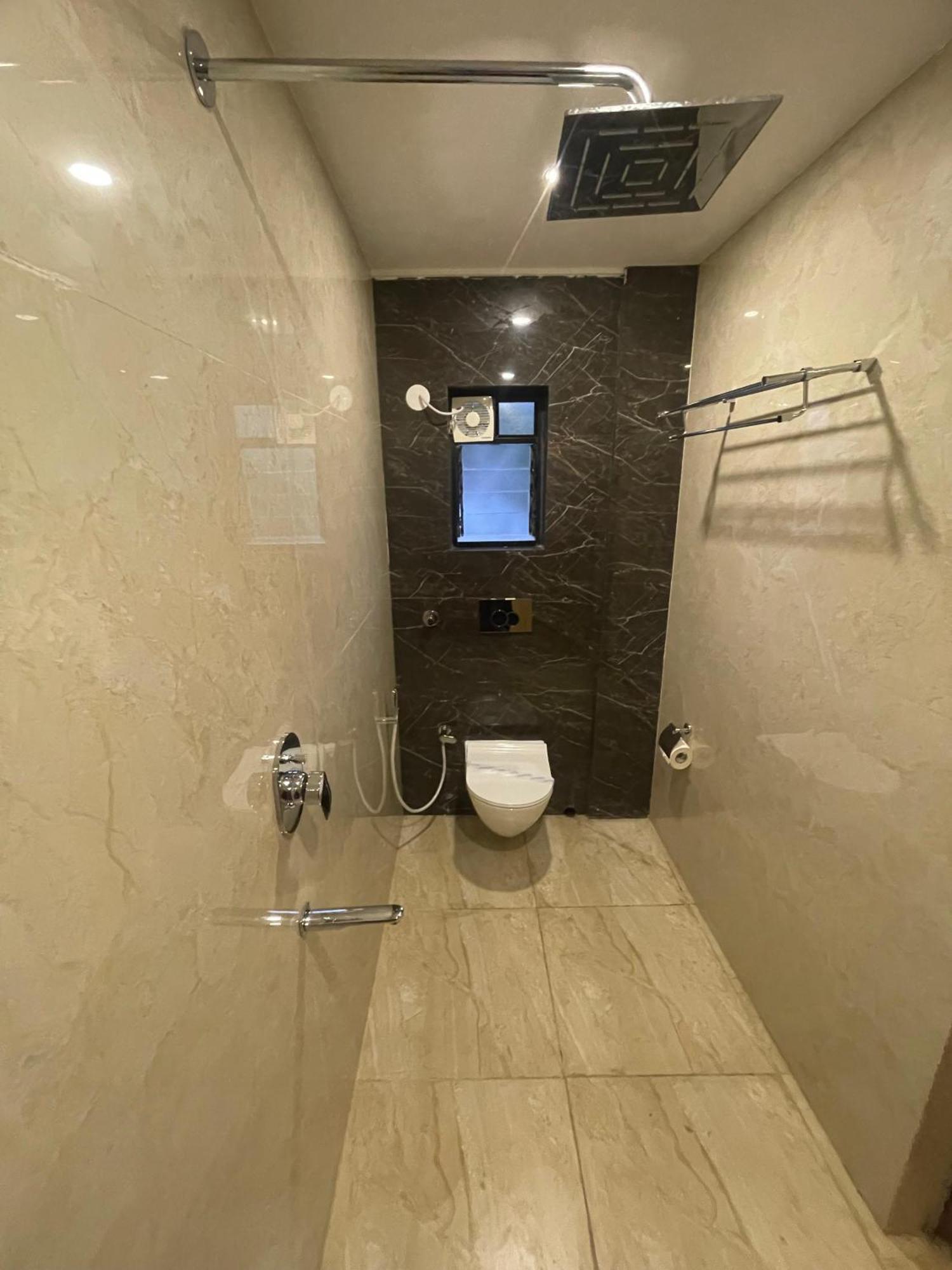 Hotel Royal Bengal โบลปูร์ ภายนอก รูปภาพ